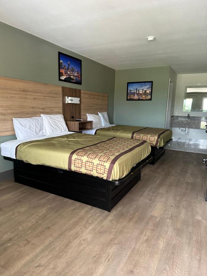 Deer Acres Inn Монро Екстериор снимка