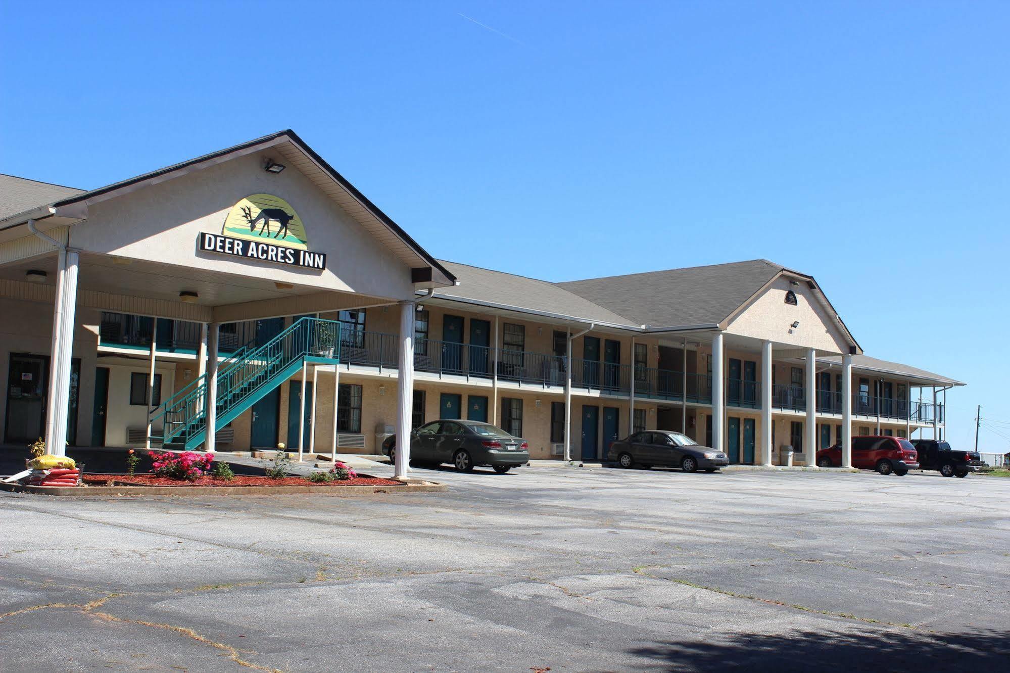 Deer Acres Inn Монро Екстериор снимка